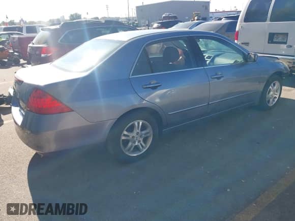 2007 Honda Accord EX с VIN 1HGCM56777A161258, выставлен на аукционе IAAI как лот 43515997 с пробегом 108 452 миль миль и . История ставок и продаж доступна на DreamBid. Изображение 4.