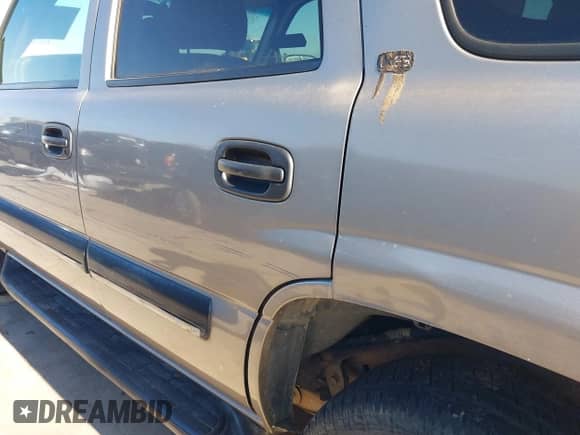 2001 Chevrolet Tahoe LS with VIN 1GNEC13T61J255280, listed as a IAAI auction lot 41663698 with 298,456 mi miles and . Bid and sale history available at DreamBid. Image 20.