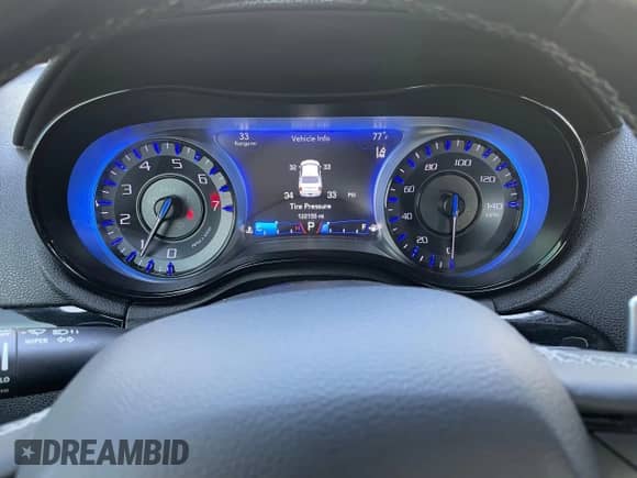 2018 Chrysler 300 S z VIN 2C3CCABG5JH313938, wystawiony jako Copart lot #53404685 z przebiegiem 122 155 mil mil oraz Szkoda całkowita • Salvage title. Historia ofert i sprzedaży dostępna na DreamBid. Obrazek 8.