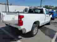 2022 Chevrolet Silverado 1500 Work Truck z VIN 3GCNAAED2NG689420, wystawiony jako IAAI lot #41828869 z przebiegiem 46 012 mil mil oraz . Historia ofert i sprzedaży dostępna na DreamBid. Obrazek 4.