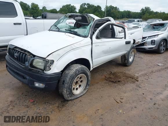 2004 Toyota Tacoma PreRunner z VIN 5TENM92N24Z465487, wystawiony jako IAAI lot #42988590 z przebiegiem 217 813 mil mil oraz . Historia ofert i sprzedaży dostępna na DreamBid. Obrazek 2.