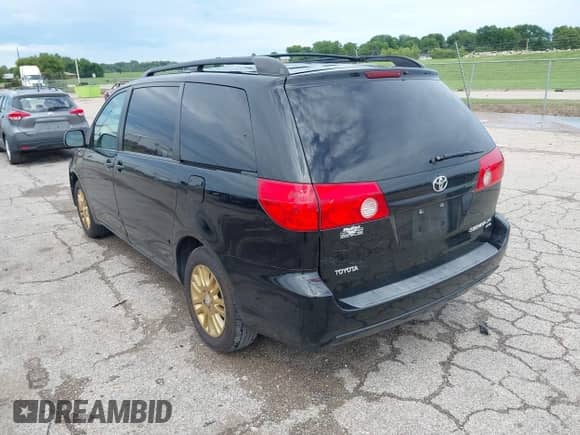 2010 Toyota Sienna XLE с VIN 5TDDK4CC6AS032037, выставлен на аукционе IAAI как лот 42860576 с пробегом 152 149 миль миль и . История ставок и продаж доступна на DreamBid. Изображение 3.