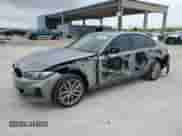 2023 BMW 3 Series 330i z VIN 3MW69FF09P8D49889, wystawiony jako Copart lot #57642005 z przebiegiem 38 249 mil mil oraz Szkoda całkowita • Salvage title. Historia ofert i sprzedaży dostępna na DreamBid. Obrazek 1.