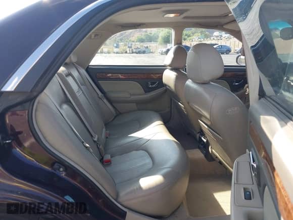 2005 Hyundai XG с VIN KMHFU45E65A413970, выставлен на аукционе IAAI как лот 43249613 с пробегом 117 982 миль миль и . История ставок и продаж доступна на DreamBid. Изображение 8.
