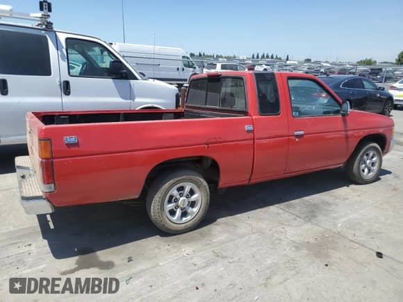 1996 Nissan Frontier XE z VIN 1N6SD16S3TC341128, wystawiony jako Copart lot #67135915 z przebiegiem 222 764 mil mil oraz Szkoda całkowita • Salvage title. Historia ofert i sprzedaży dostępna na DreamBid. Obrazek 3.