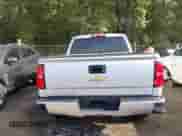 2017 Chevrolet Silverado 1500 LT z VIN 3GCUKREC2HG182455, wystawiony jako IAAI lot #43266860 z przebiegiem 117 748 mil mil oraz . Historia ofert i sprzedaży dostępna na DreamBid. Obrazek 16.