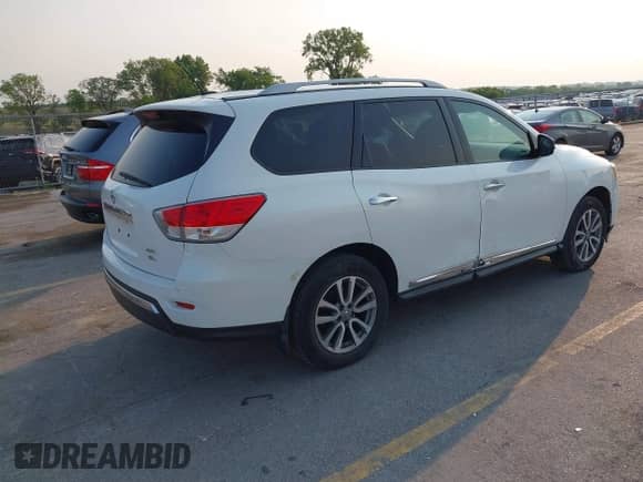 2014 Nissan Pathfinder SL with VIN 5N1AR2MM9EC704041, listed as a IAAI auction lot 42453350 with 220,947 mi miles and . Bid and sale history available at DreamBid. Image 4.