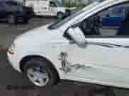 2007 Chevrolet Aveo LS с VIN KL1TD66627B768990, выставлен на аукционе IAAI как лот 42110025 с пробегом 63 822 миль миль и . История ставок и продаж доступна на DreamBid. Изображение 6.