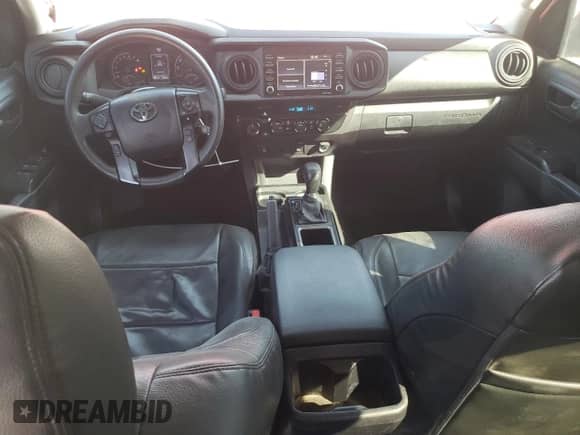 2023 Toyota Tacoma SR z VIN 3TYCZ5ANXPT115405, wystawiony jako Copart lot #82508855 z przebiegiem 64 680 mil mil oraz Nie do naprawy • Non repairable. Historia ofert i sprzedaży dostępna na DreamBid. Obrazek 8.