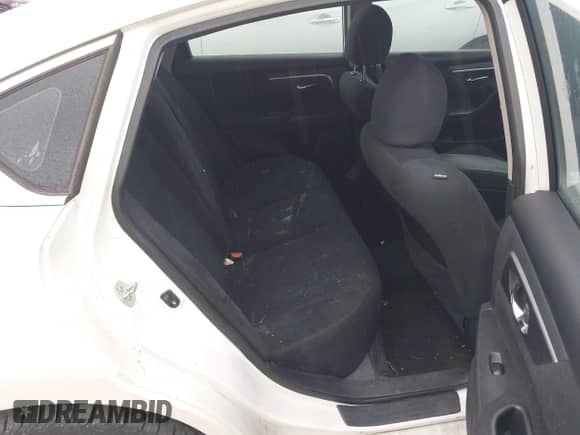 2015 Nissan Altima S z VIN 1N4AL3AP3FC172335, wystawiony jako IAAI lot #43535901 z przebiegiem 127 477 mil mil oraz . Historia ofert i sprzedaży dostępna na DreamBid. Obrazek 8.