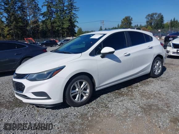 2018 Chevrolet Cruze LT z VIN 3G1BE6SM0JS558673, wystawiony jako IAAI lot #43279143 z przebiegiem 180 522 mil mil oraz . Historia ofert i sprzedaży dostępna na DreamBid. Obrazek 17.