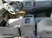 2015 Chevrolet Silverado 2500HD Work Truck z VIN 1GC1KUEG8FF666878, wystawiony jako Copart lot #60003255 z przebiegiem 355 814 mil mil oraz Czysty tytuł • Clean title. Historia ofert i sprzedaży dostępna na DreamBid. Obrazek 8.