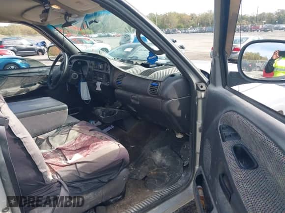 2000 Dodge 1500 с VIN 1B7HF13Z0YJ113406, выставлен на аукционе IAAI как лот 43446230 с пробегом 228 693 миль миль и . История ставок и продаж доступна на DreamBid. Изображение 5.