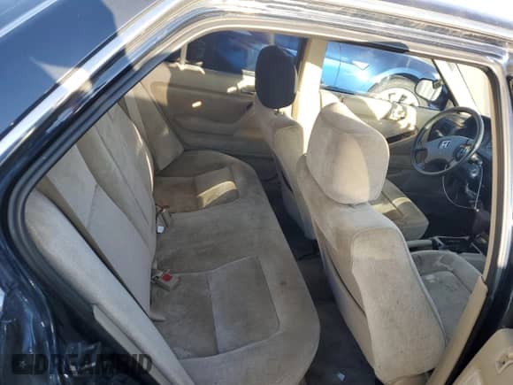 1991 Honda Accord LX z VIN JHMCB7653MC070985, wystawiony jako Copart lot #72045464 z przebiegiem 111 911 mil mil oraz Szkoda całkowita • Salvage title. Historia ofert i sprzedaży dostępna na DreamBid. Obrazek 10.