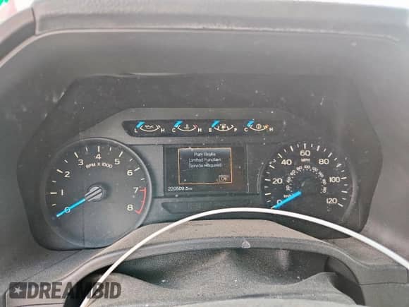 2017 Ford F-150 XL z VIN 1FTMF1C88HKC89927, wystawiony jako Copart lot #84036025 z przebiegiem 220 509 mil mil oraz Szkoda całkowita • Salvage title. Historia ofert i sprzedaży dostępna na DreamBid. Obrazek 9.