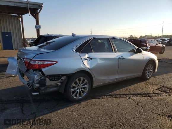2015 Toyota Camry XSE z VIN 4T1BK1FK1FU557210, wystawiony jako Copart lot #70574695 z przebiegiem 88 674 mil mil oraz Szkoda całkowita • Salvage title. Historia ofert i sprzedaży dostępna na DreamBid. Obrazek 3.