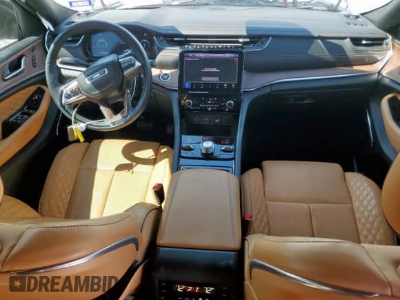 2023 Jeep Grand Cherokee Summit z VIN 1C4RJHEG4P8101904, wystawiony jako Copart lot #84244315 z przebiegiem 42 447 mil mil oraz Szkoda całkowita • Salvage title. Historia ofert i sprzedaży dostępna na DreamBid. Obrazek 8.