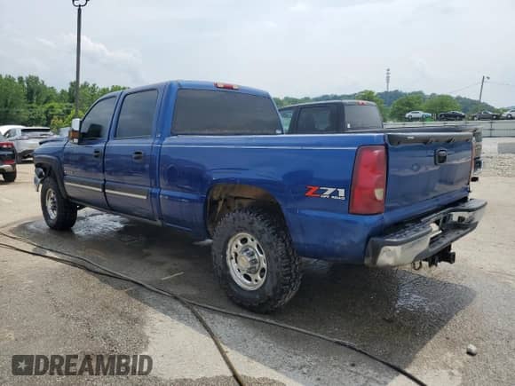 2003 Chevrolet Silverado 1500HD LS с VIN 1GCGK13U13F140850, выставлен на аукционе Copart как лот 59224645 с пробегом 259 930 миль миль и На запчасти • Non repairable. История ставок и продаж доступна на DreamBid. Изображение 2.