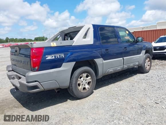 2002 Chevrolet Avalanche with VIN 3GNEC13T32G313459, listed as a IAAI auction lot 42515555 with 267,303 mi miles and . Bid and sale history available at DreamBid. Image 4.