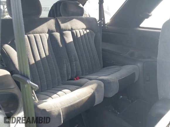 2002 Chevrolet Blazer LS с VIN 1GNCS18W72K174863, выставлен на аукционе IAAI как лот 43014539 с пробегом 208 577 миль миль и . История ставок и продаж доступна на DreamBid. Изображение 8.