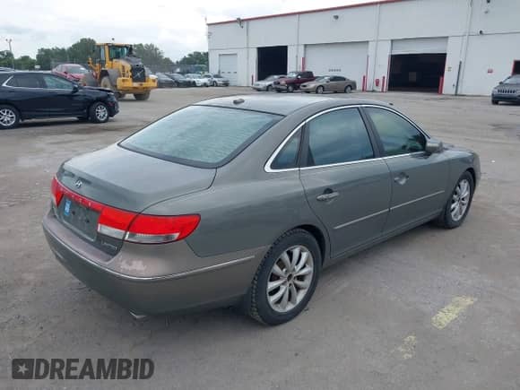 2007 Hyundai Azera SE с VIN KMHFC46F07A228889, выставлен на аукционе IAAI как лот 43084099 с пробегом 234 133 миль миль и . История ставок и продаж доступна на DreamBid. Изображение 4.