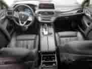 2022 BMW 7 Series 740i z VIN WBA7T2C08NCJ55251, wystawiony jako Copart lot #61623155 z przebiegiem 32 184 mil mil oraz Szkoda całkowita • Salvage title. Historia ofert i sprzedaży dostępna na DreamBid. Obrazek 8.