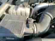 2003 Chevrolet Silverado 2500HD LT z VIN 1GCHK231X3F127918, wystawiony jako Copart lot #81855134 z przebiegiem 219 008 mil mil oraz Szkoda całkowita • Salvage title. Historia ofert i sprzedaży dostępna na DreamBid. Obrazek 15.