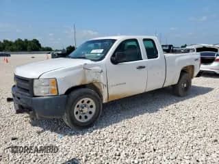 2013 Chevrolet Silverado 1500 Work Truck with VIN 1GCRKPE75DZ136173, listed as a Copart auction lot 61196355 with 285,554 mi miles and Salvage title. Bid and sale history available at DreamBid. Image 1.