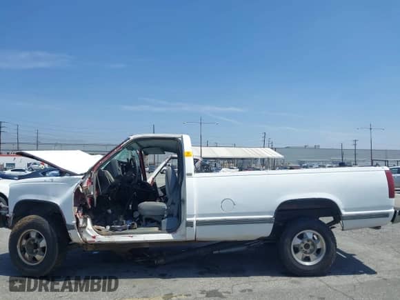 1990 Chevrolet Silverado 2500 с VIN 1GCFC24K2LE248413, выставлен на аукционе IAAI как лот 42283250 с пробегом 184 215 миль миль и . История ставок и продаж доступна на DreamBid. Изображение 15.