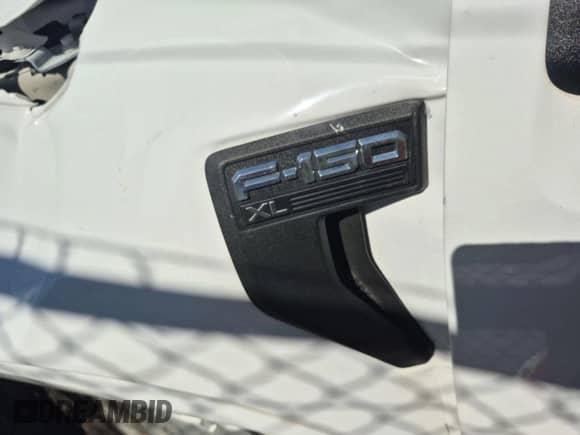 2022 Ford F-150 XL z VIN 1FTFX1E56NKE10474, wystawiony jako IAAI lot #43610339 z przebiegiem 42 801 mil mil oraz . Historia ofert i sprzedaży dostępna na DreamBid. Obrazek 32.