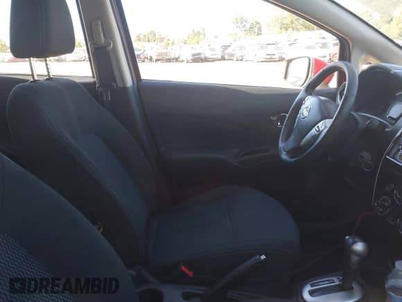 2015 Nissan Note SV z VIN 3N1CE2CP3FL377682, wystawiony jako IAAI lot #43414519 z przebiegiem 131 404 mil mil oraz . Historia ofert i sprzedaży dostępna na DreamBid. Obrazek 5.