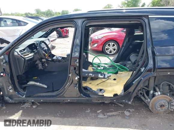 2023 Jeep Grand Cherokee Summit Reserve z VIN 1C4RJKET8P8108400, wystawiony jako IAAI lot #39595125 z przebiegiem Nie podano mil oraz . Historia ofert i sprzedaży dostępna na DreamBid. Obrazek 14.