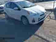 2014 Toyota Prius One z VIN JTDKDTB32E1077721, wystawiony jako IAAI lot #41464708 z przebiegiem Nie podano mil oraz . Historia ofert i sprzedaży dostępna na DreamBid. Obrazek 1.