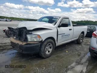 2012 Ram 1500 ST z VIN 3C6JD6DP4CG276742, wystawiony jako Copart lot #57086145 z przebiegiem 200 771 mil mil oraz Szkoda całkowita • Salvage title. Historia ofert i sprzedaży dostępna na DreamBid. Obrazek 1.