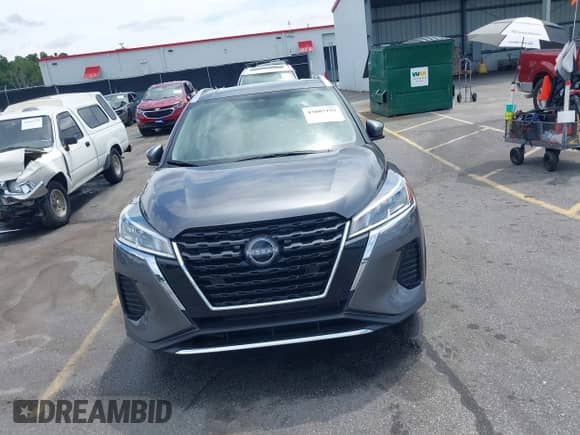 2024 Nissan Kicks SV z VIN 3N1CP5CV2RL563812, wystawiony jako IAAI lot #43005192 z przebiegiem 14 958 mil mil oraz . Historia ofert i sprzedaży dostępna na DreamBid. Obrazek 13.