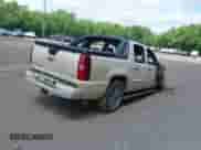 2008 Chevrolet Avalanche 2LT с VIN 3GNFK12368G293029, выставлен на аукционе IAAI как лот 42285741 с пробегом 94 308 миль миль и . История ставок и продаж доступна на DreamBid. Изображение 4.