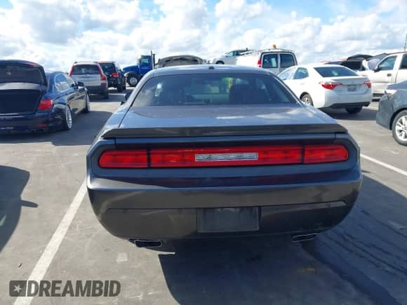 2013 Dodge Challenger SXT с VIN 2C3CDYAG0DH684162, выставлен на аукционе IAAI как лот 43399757 с пробегом 113 941 миль миль и . История ставок и продаж доступна на DreamBid. Изображение 16.