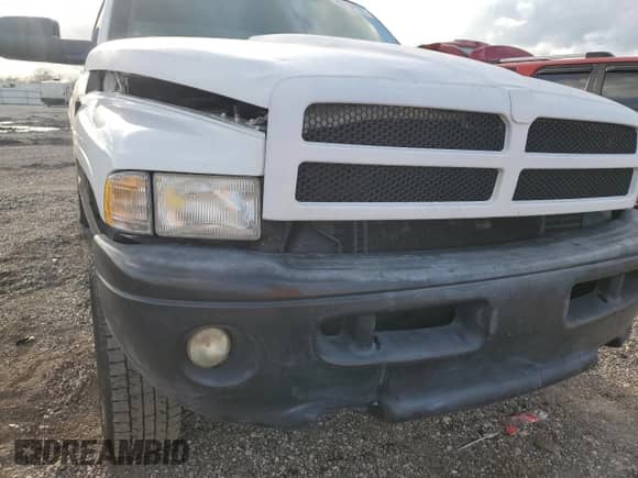 1998 Dodge 2500 z VIN 1B7KF236XWJ174731, wystawiony jako Copart lot #43784185 z przebiegiem 183 558 mil mil oraz Szkoda całkowita • Salvage title. Historia ofert i sprzedaży dostępna na DreamBid. Obrazek 10.