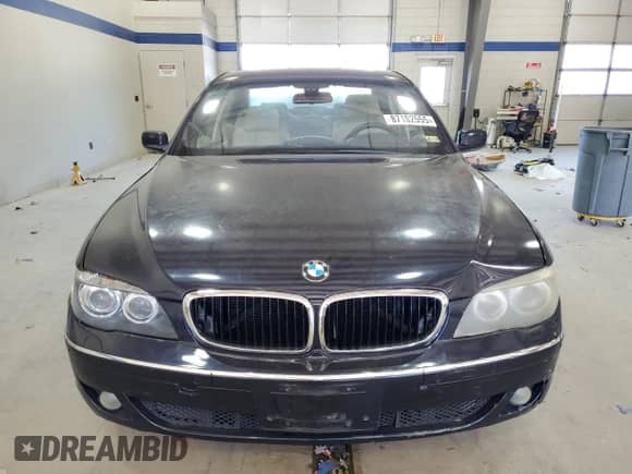 2007 BMW 7 Series 750i z VIN WBAHL83547DT10474, wystawiony jako Copart lot #87182555 z przebiegiem 201 087 mil mil oraz Czysty tytuł • Clean title. Historia ofert i sprzedaży dostępna na DreamBid. Obrazek 5.