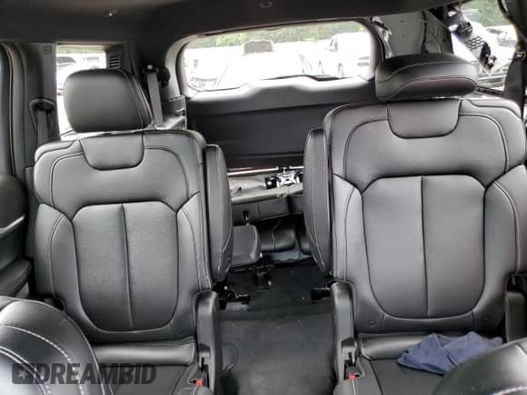 2025 Jeep Grand Cherokee Limited with VIN 1C4RJKBG3S8660273, listed as a Copart auction lot 68459045 with 8,152 mi miles and Salvage title. Bid and sale history available at DreamBid. Image 10.