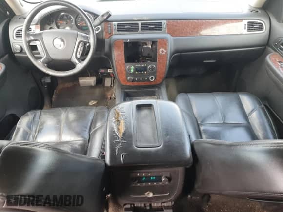 2007 Chevrolet Suburban LT z VIN 3GNFC16027G135928, wystawiony jako Copart lot #66864605 z przebiegiem 289 418 mil mil oraz Szkoda całkowita • Salvage title. Historia ofert i sprzedaży dostępna na DreamBid. Obrazek 8.