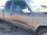 1999 Chevrolet Silverado 1500 с VIN 1GCEC19RXXR137036, выставлен на аукционе IAAI как лот 42489742 с пробегом 212 241 миль миль и . История ставок и продаж доступна на DreamBid. Изображение 19.