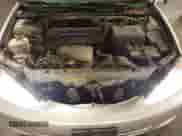 2002 Toyota Camry LE z VIN 4T1BE32K02U033310, wystawiony jako IAAI lot #42586585 z przebiegiem 154 658 mil mil oraz . Historia ofert i sprzedaży dostępna na DreamBid. Obrazek 10.