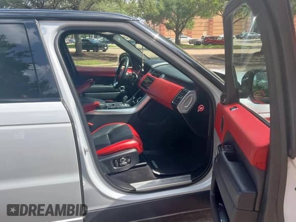 2018 Land Rover Range Rover Sport HSE Dynamic with VIN SALWV2SV3JA698608, listed as a Copart auction lot 61170055 with 44,784 mi miles and Clean title. Bid and sale history available at DreamBid. Image 5.