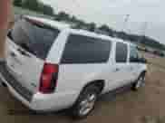 2008 Chevrolet Suburban LTZ z VIN 3GNFK16398G238164, wystawiony jako Copart lot #64173925 z przebiegiem 262 262 mil mil oraz Czysty tytuł • Clean title. Historia ofert i sprzedaży dostępna na DreamBid. Obrazek 3.
