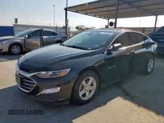 2021 Chevrolet Malibu LS z VIN 1G1ZB5ST1MF044672, wystawiony jako Copart lot #70428065 z przebiegiem 92 663 mil mil oraz Szkoda całkowita • Salvage title. Historia ofert i sprzedaży dostępna na DreamBid. Obrazek 1.