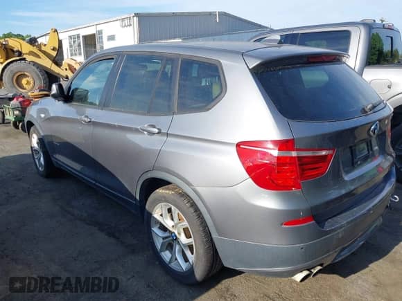 2013 BMW X3 xDrive28i z VIN 5UXWX9C55D0D01209, wystawiony jako IAAI lot #42106173 z przebiegiem 1 008 276 mil mil oraz . Historia ofert i sprzedaży dostępna na DreamBid. Obrazek 3.