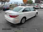 2015 Toyota Camry LE z VIN 4T1BD1FK3FU168482, wystawiony jako Copart lot #91081815 z przebiegiem 263 499 mil mil oraz Czysty tytuł • Clean title. Historia ofert i sprzedaży dostępna na DreamBid. Obrazek 4.