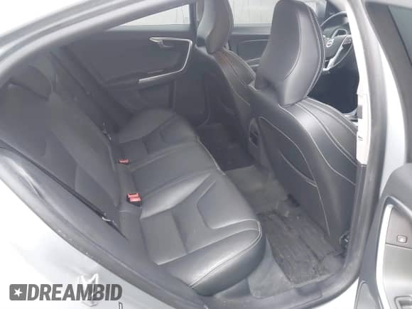 2018 Volvo S60 Dynamic с VIN YV140MTL8J2465284, выставлен на аукционе IAAI как лот 41301104 с пробегом 107 227 миль миль и . История ставок и продаж доступна на DreamBid. Изображение 8.