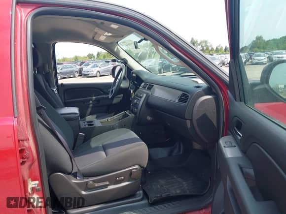 2012 Chevrolet Tahoe Commercial с VIN 1GNSK2E01CR184377, выставлен на аукционе IAAI как лот 42974694 с пробегом 130 764 миль миль и . История ставок и продаж доступна на DreamBid. Изображение 5.